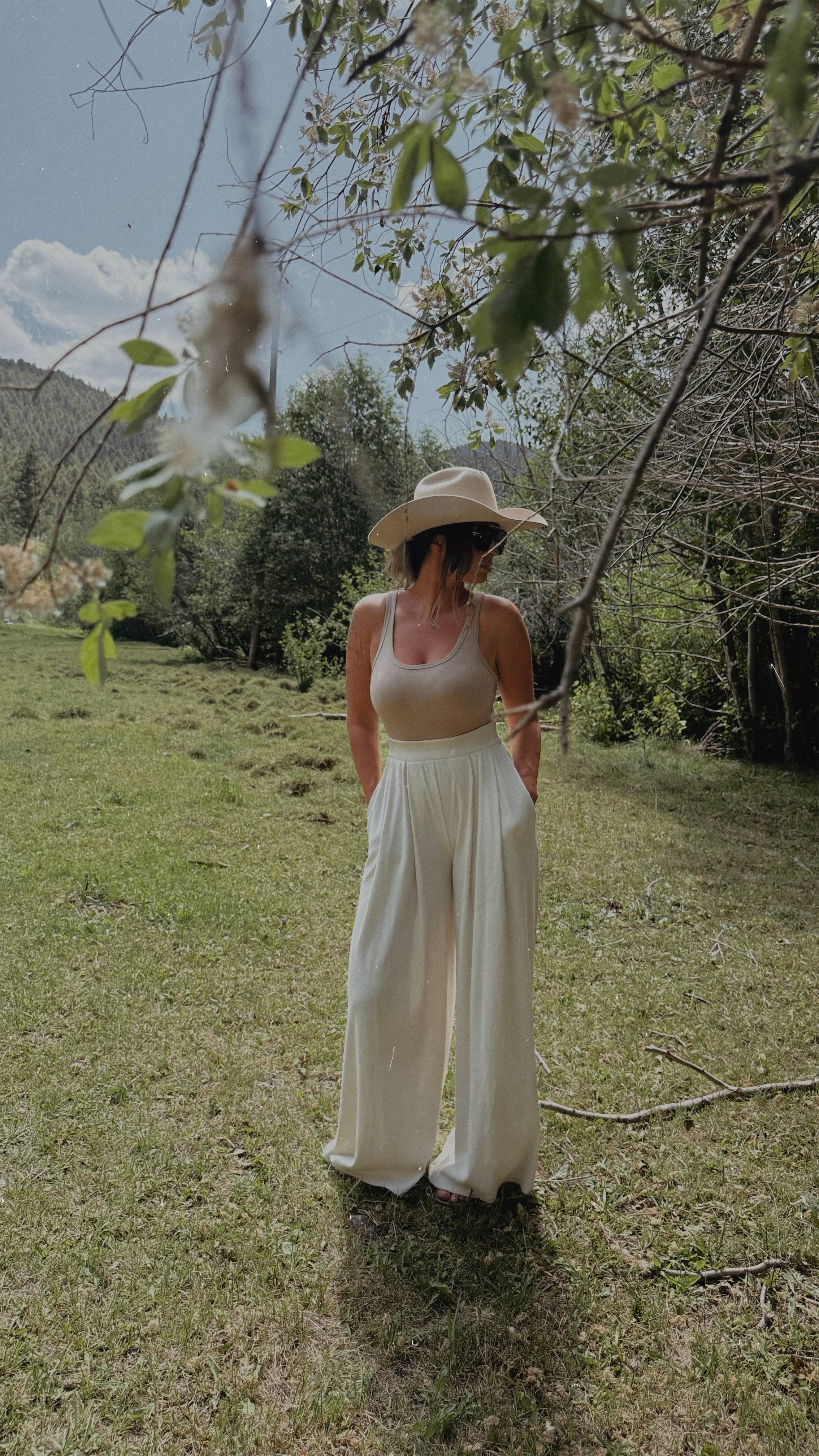 Aveline Wide-Leg High Waist Flowy Pants with Pockets β Neutral, Lightweight & Comfy